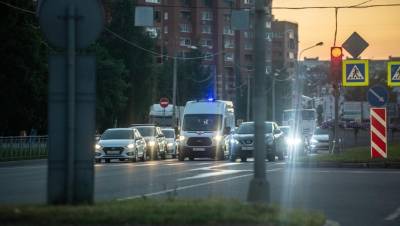 В Петербурге мать с ребёнком пострадали в ДТП с Chevrolet на пешеходном переходе