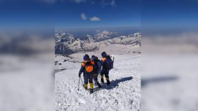 Один из спасшихся альпинистов рассказал о шестом погибшем на Эльбрусе