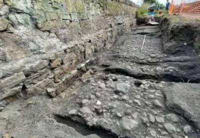 Археологи откопали старинную железную дорогу (фото)