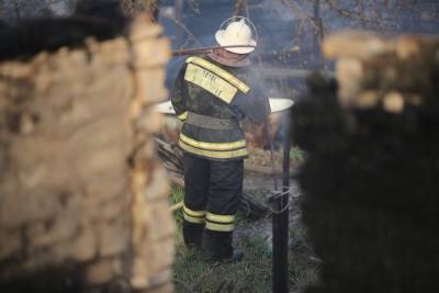 В поселке Волгоградской области рано утром сгорел частный дом