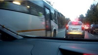 Выехавшего на встречку в Воронеже водителя автобуса оштрафовали на пять тыс. рублей