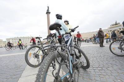 В Петербурге стартовала велогонка «La Stada»