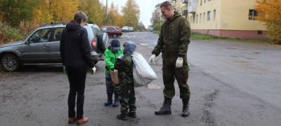 Организаторы субботника в городе на севере Карелии все-таки дождались добровольцев и убрали берег реки от мусора