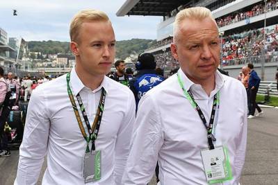 Мазепин подтвердил, что его отец может приобрести команду Формулы-1