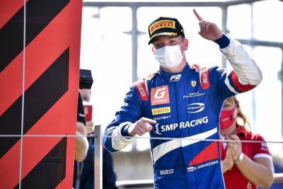 Пиастри стал победителем гонки Формулы-2 Гран-при России, Шварцман занял 4-е место
