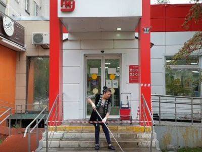 В Москве мужчина с топором напал на посетителей магазина