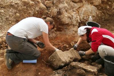 В Марокко ученые нашли древнейшее украшение возрастом 150 000 лет