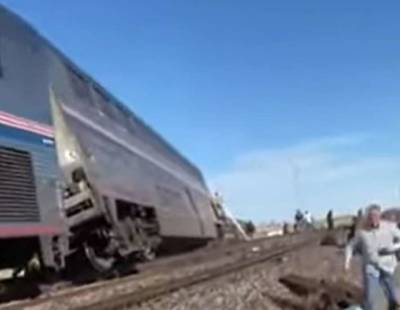 В США в результате аварии пассажирского поезда погибли люди