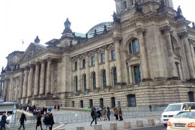 Явка на парламентских выборах в Берлине к полудню составила 27,4%