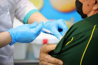 Более 183 тысяч жителей Псковской области сделали первую прививку от COVID-19