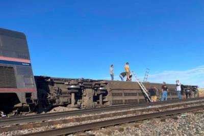 Поезд сошел с рельсов в США: погибли люди, десятки пострадали