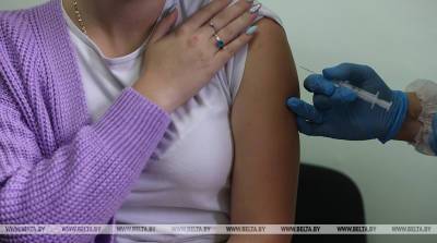 Более 2 млн белорусов получили первую дозу вакцины против COVID-19
