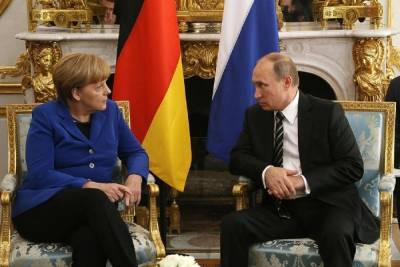 Interia: Меркель перед уходом преподнесла «подарок» Путину