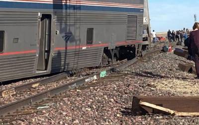 При аварии поезда в США погибли 3 человека и 50 пострадали