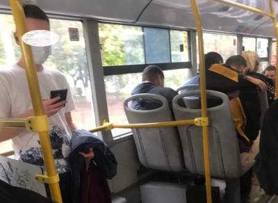 Ростовчане пожаловались на «ад» в городских автобусах из-за включенного отопления