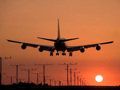 Канада разрешает прямые рейсы из Индии, запрещенные в апреле