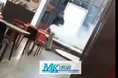В Ярославском кафе подростки распылили огнетушитель