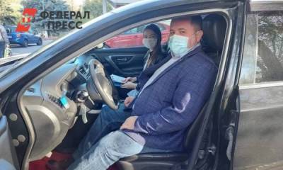 В Челябинске глава района привез врача на вызовы