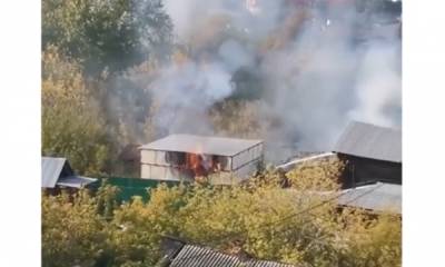 В центре Тюмени сгорело три частных дома
