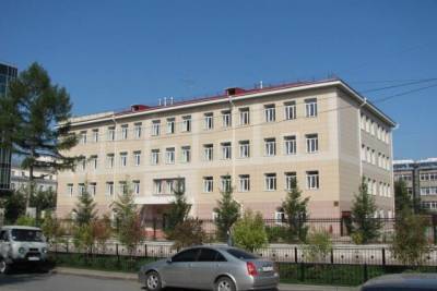 Из-за сообщения о бомбе в школе в центре Новосибирска провели эвакуацию