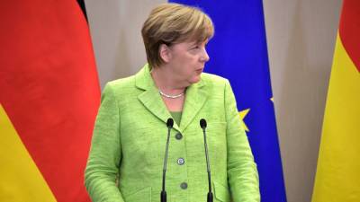 Политолог Дидерих исключил уход Меркель на пенсию после отставки