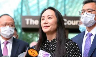Дочь основателя Huawei Мэн Ваньчжоу освободили из-под стражи в Канаде