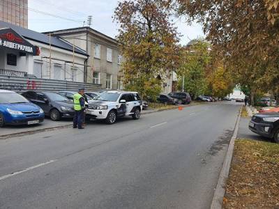 В Екатеринбурге недалеко от полпредства президента Land Rover сбил подростка