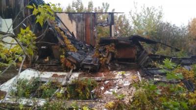 В Кузнецком районе сгоревший дом превратили в свалку - penzainform.ru - Пенза - район Кузнецкий - Благоустройство