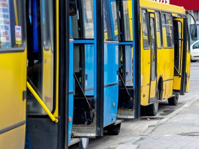 В Минздраве Украины рассказали, как будет работать транспорт в регионах, которые попадут в "красную" зону карантина