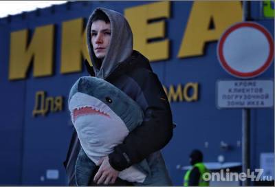 Плюшевая акула из IKEA останется на полках магазинов в России