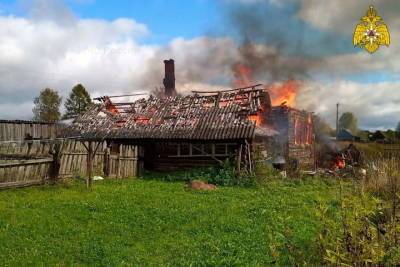 Глава сельского поселения бросился спасать смолянку из горящего дома