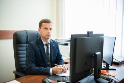 Судья ВСУ Езеров забыл внести в декларацию квартиру, землю и миллионные долги ‒ НАПК
