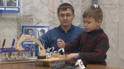 В ульяновском детсаду 7-летний мальчик собрал экскаватор