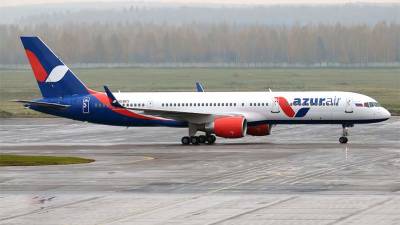 Пассажирка самолета Azur Air рассказала о панике на борту после удара молнии