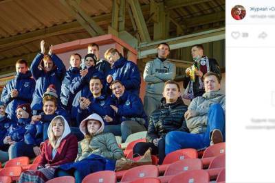 Белгородские хоккеисты поддержали футбольную команду