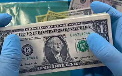 Доллар готовится пойти в наступление: в октябре Украину ждет изменение курса валют - прогноз экспертов