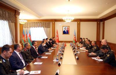 Обсуждены перспективы развития военного сотрудничества между Азербайджаном и Турцией (ФОТО)