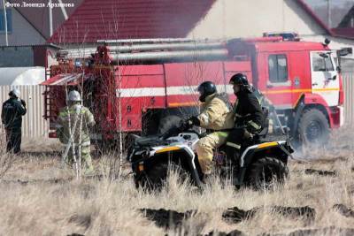 Курганские огнеборцы спасли от лесного пожара Белый Яр