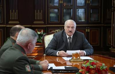 Лукашенко о мигрантах на границе: Соседи ввели чрезвычайное положение, чтобы никто не узнал, как там умирают люди