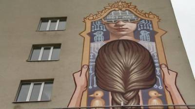 В Пензе художник изобразил связь времен на фасаде здания колледжа - penzainform.ru - Пенза