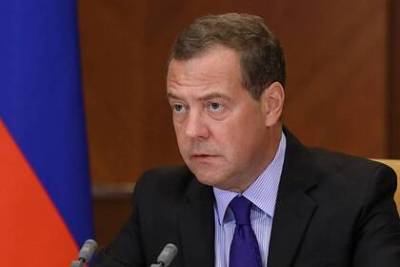 Медведев раскрыл процент направленных с территории США атак на Центризбирком
