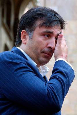 Саакашвили сообщил, что возвращается в Грузию. Власти грозят ему тюрьмой
