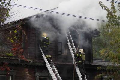 Горел как факел: в Костроме сгорел нежилой дом