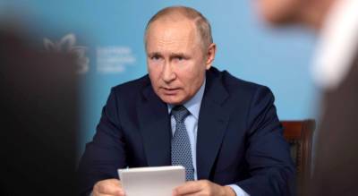 Президент Путин поручил уменьшить для школьников количество контрольных и проверочных работ