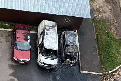 Ночью в Твери сгорели ещё несколько автомобилей