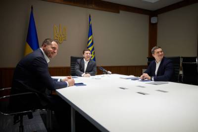 Володимир Зеленський провів відеоконференцію з представниками Facebook, запропонувавши компанії відкрити офіс та R&D-центр в Україні
