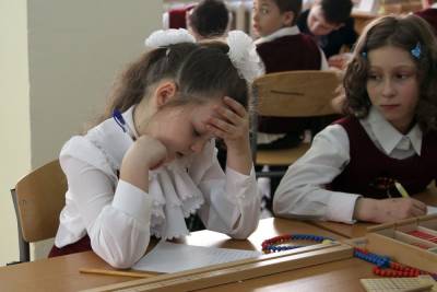 В российских школах по поручению Путина уменьшат количество контрольных
