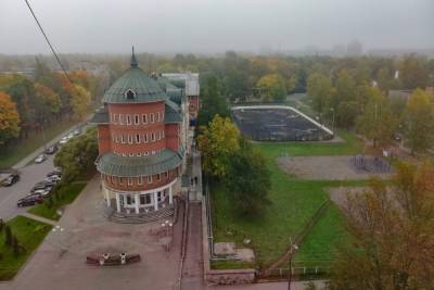 «Кремля не видно»: Псковичи поделились фотографиями туманного города