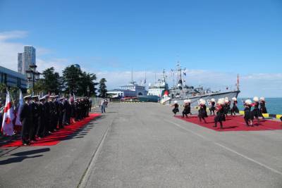 В Грузию прибыли корабли второй постоянной противоминной группы НАТО SNMCMG2