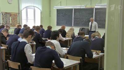 Владимир Путин дал поручение уменьшить число контрольных и проверочных работ в школах